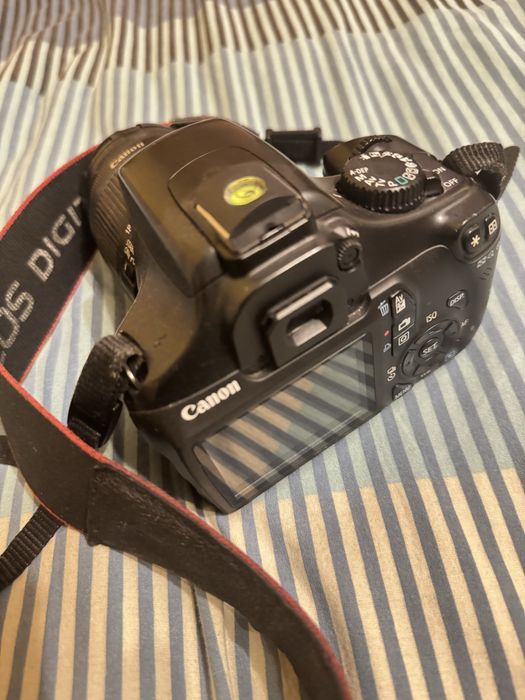 Фотоапарат Canon eos 1100D