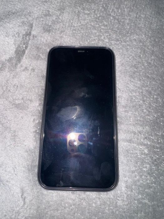 Продам iPhone 11