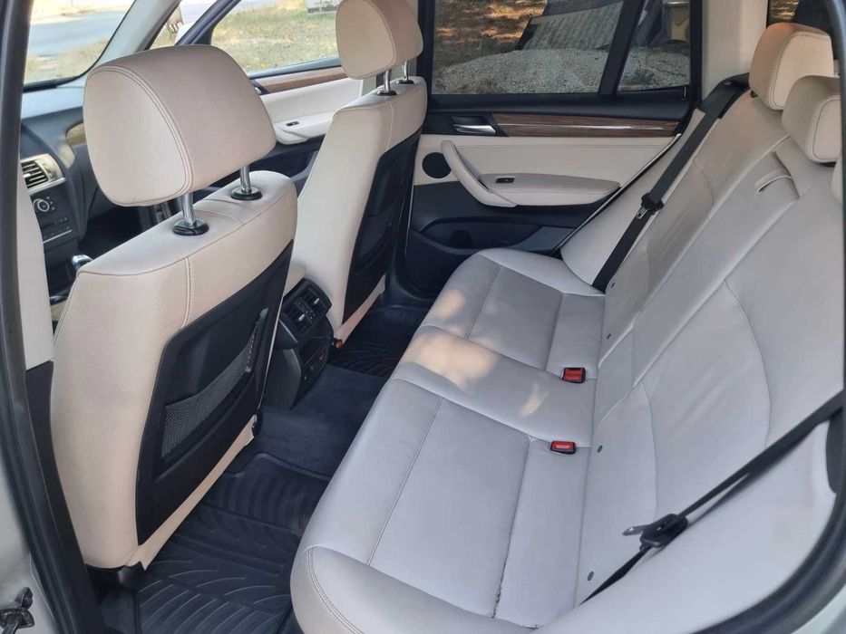 Автомобил BMW X3 F25