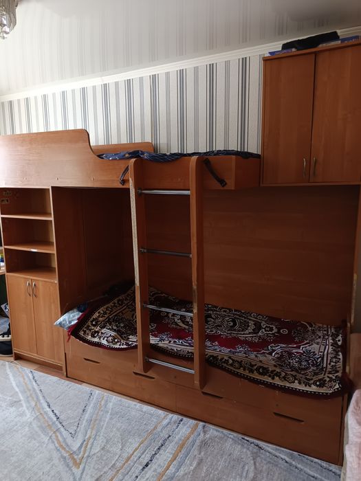 Двухъярусная кровать