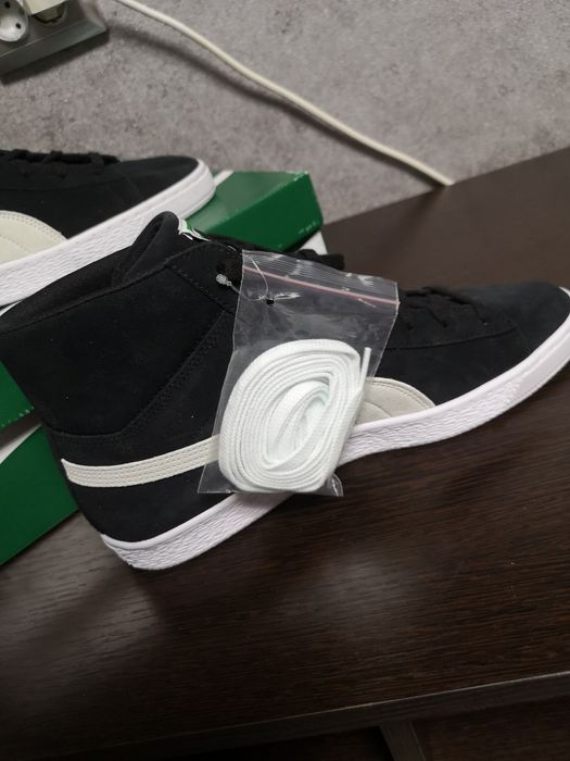 Продажа новых кед.