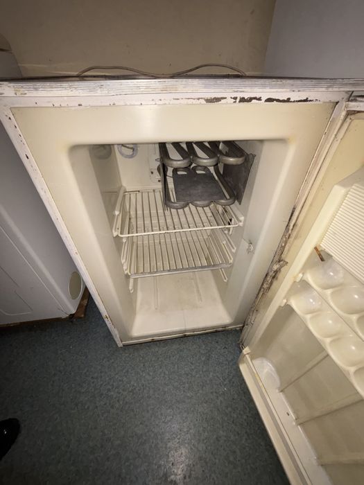 Хладилник работещ