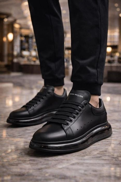 Alexander Mcqueen – Negru cu talpa din perna de aer Dobroesti • OLX.ro