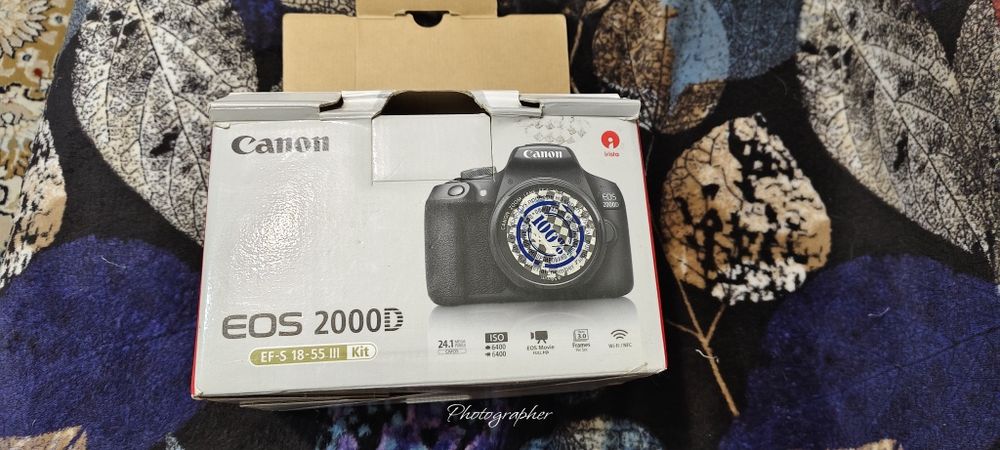 Фотоаппарат Canon EOS 2000D