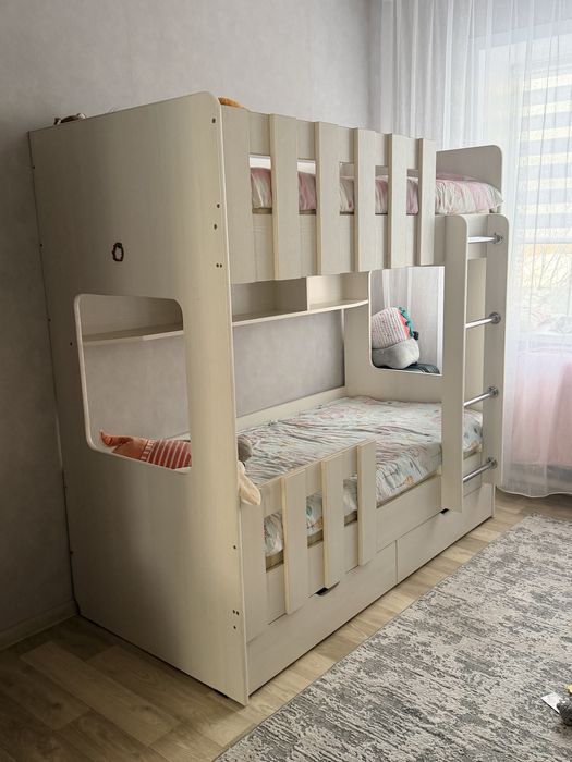 Двухъярусная кровать
