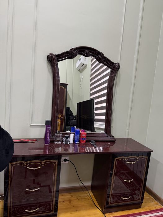 Продается спальный гарнитур