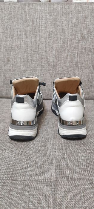 Женские кроссовки бренда G. K. Mayer. Размер 39.