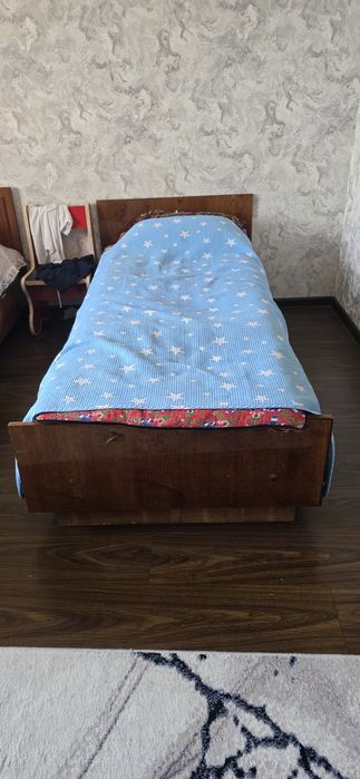 Продаётся 3 кровати детская мебель