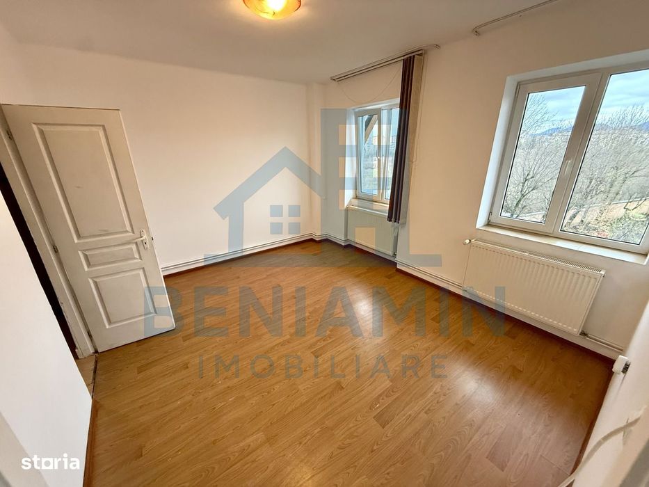 2 camere - 55mp - etaj 3 - centrala proprie - parcare - Central