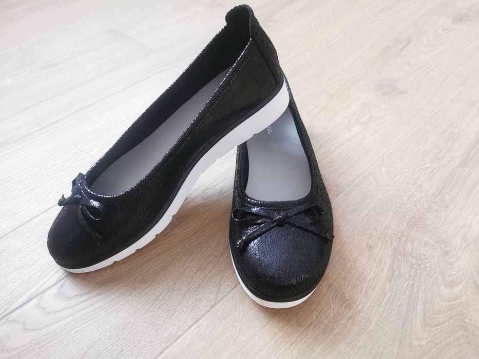 balerini dama Clara Barson NEGRU