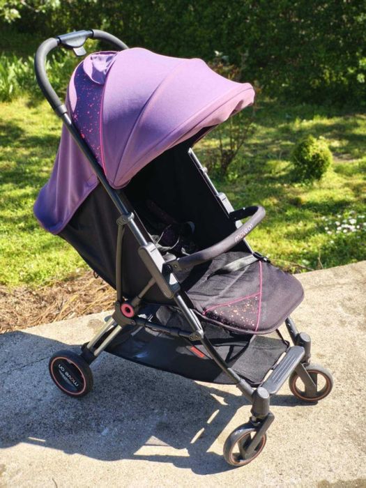 Количка и Столче за кола Maxi Cosi и основа за безопасно закрепване