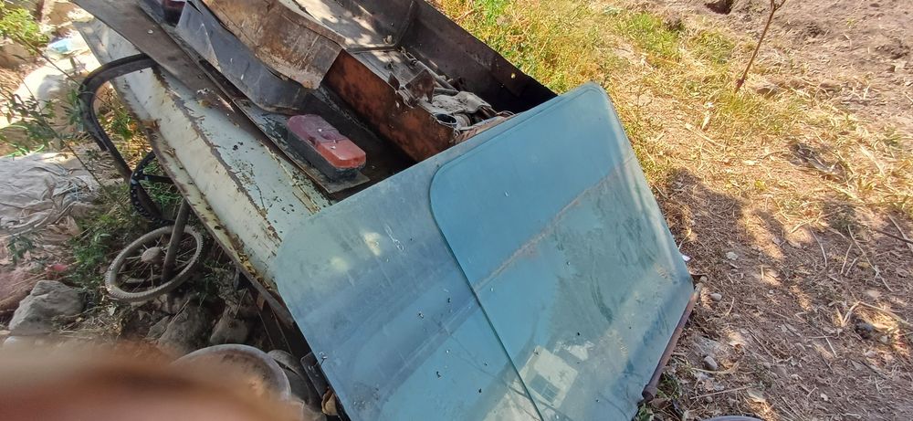 Traktor T28 sotiladi Toshkent Viloyati Bo‘ka Tumanida