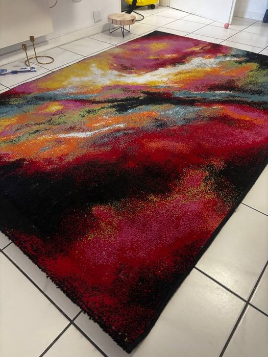 Килим за холна стая