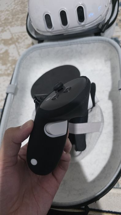 Продаю Meta Quest 3 512GB в отличном состоянии