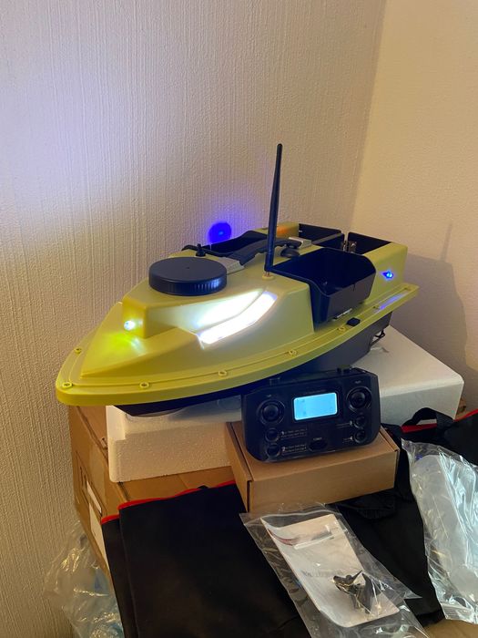 Лодка за захранка D19  - 100- GPS точки!