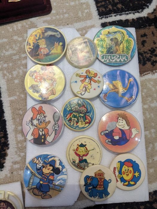 Продадим значки времён СССР