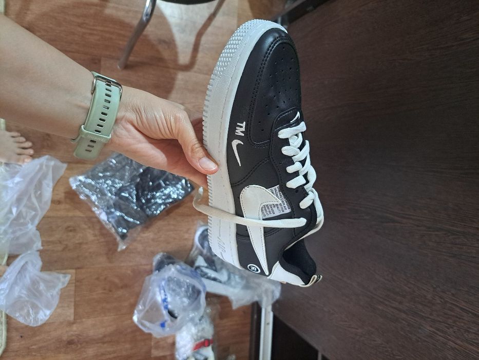 Продам кроссовки