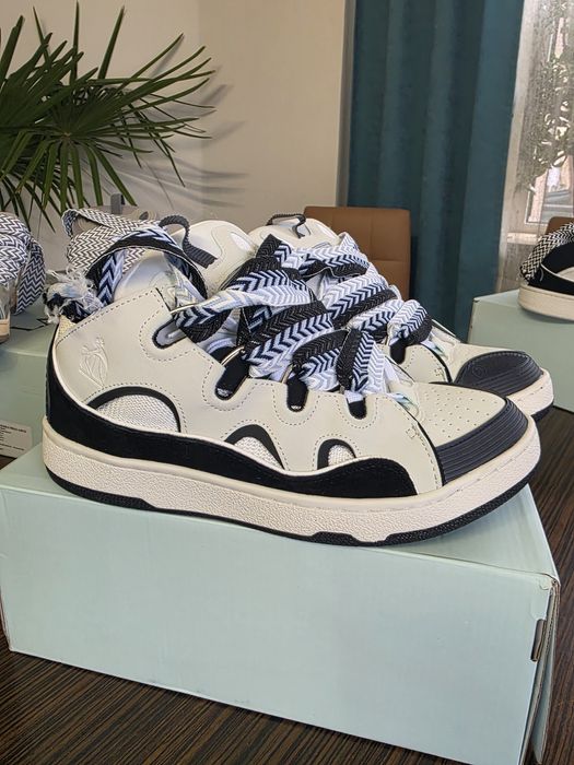 Vând Lanvin curb New 43