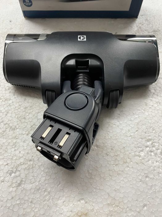 Perie electrica aspirator Electrolux POWERPRO ZE 137 Fluffy