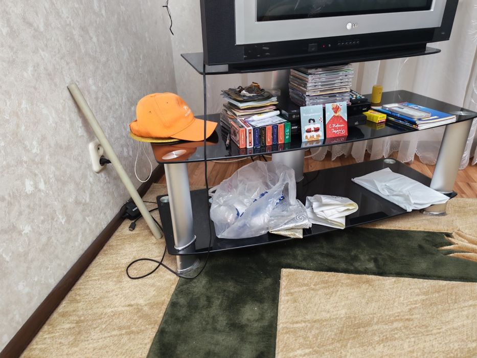 Продам телевизор lg 72mm диагональ.