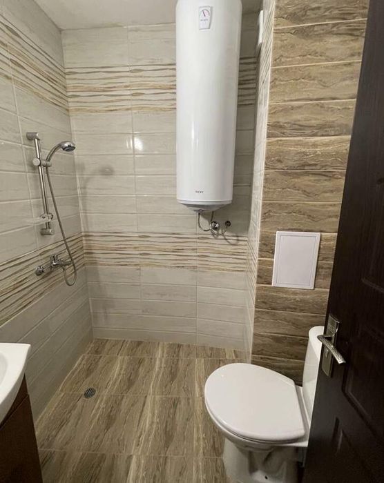 Двустаен апартамент под наем в Център