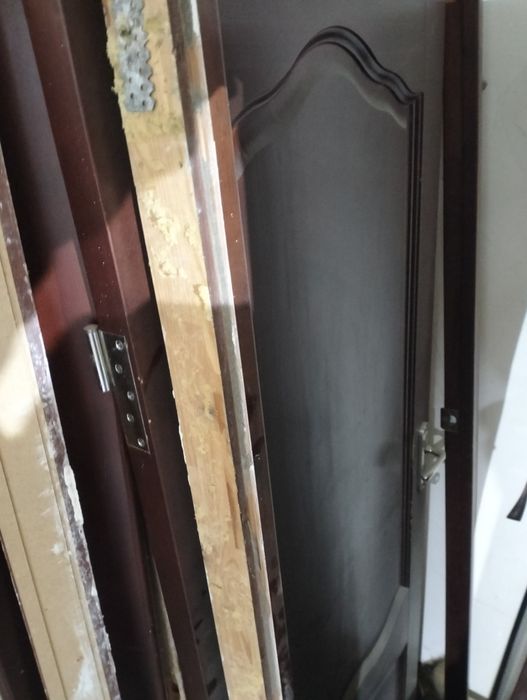 Продам бу деревянные двери