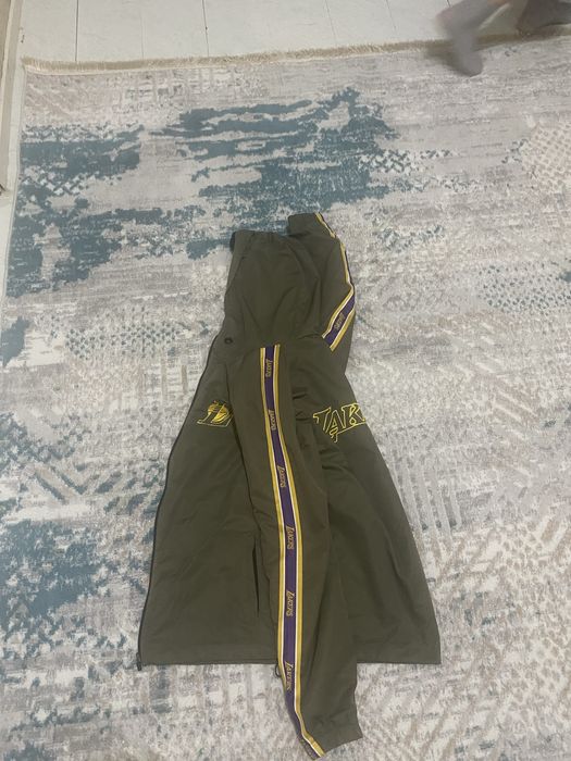 Ветровка lakers