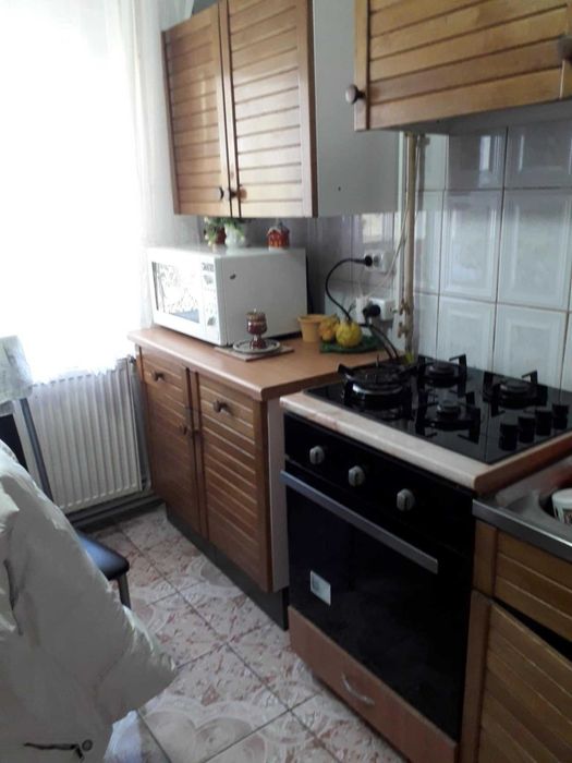 Vand apartament decomadat cu 3 camere
