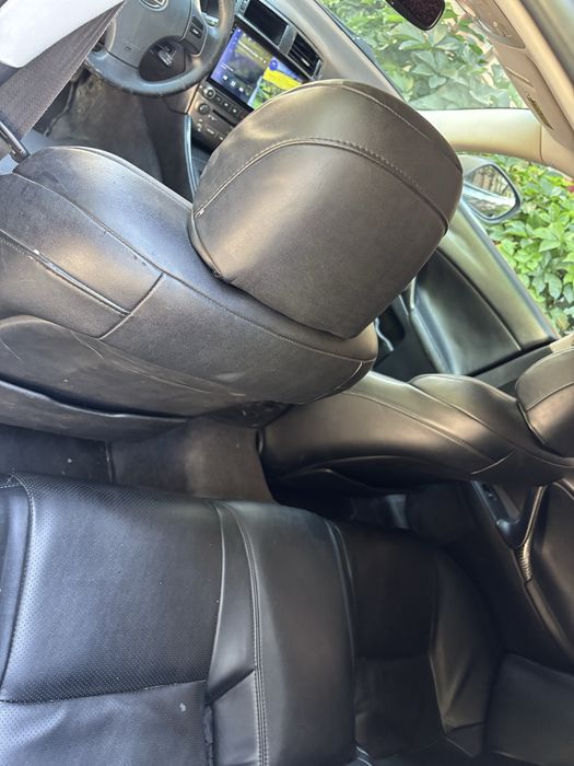 Lexus is 250 4gr