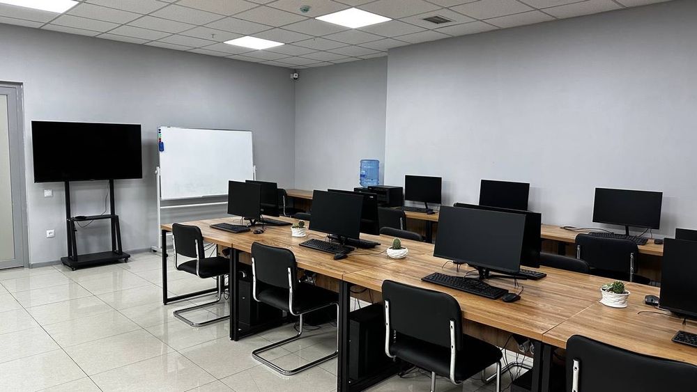 Полный комплект мебели из Офиса