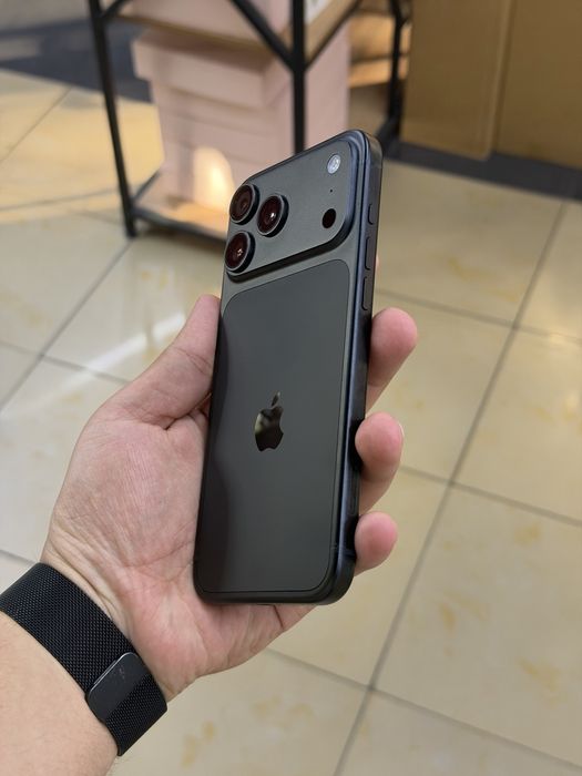 Iphone 17 pro max black limited edition srochno