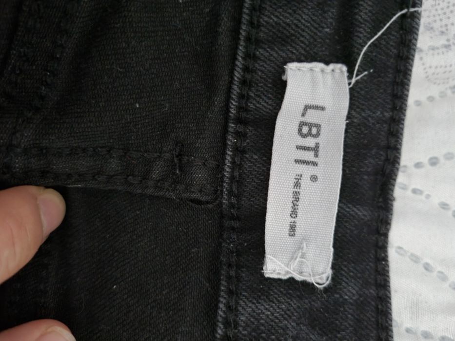 Женские джинсы 26р