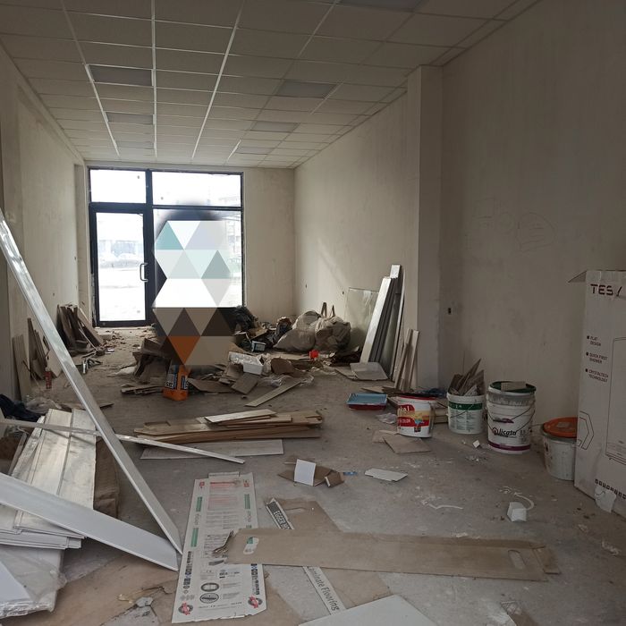 Продава се Магазин в Казанлък - 60 кв.м за 1573 €/кв.м - Снимка #1