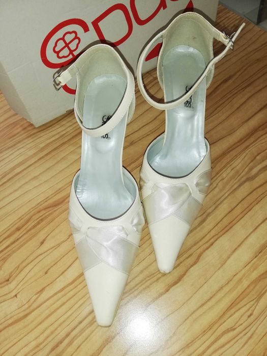 Обувки за сватба и официални поводи