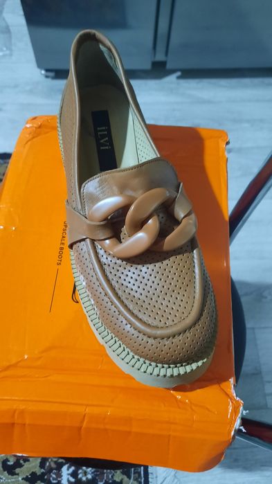 Продаю лоферы  новые