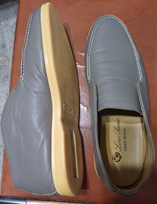 Кроссовки и осенние полуботинки