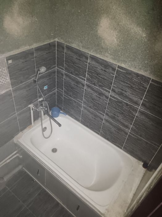 Двух комнатная квартир, второй этаж, с кондиционером