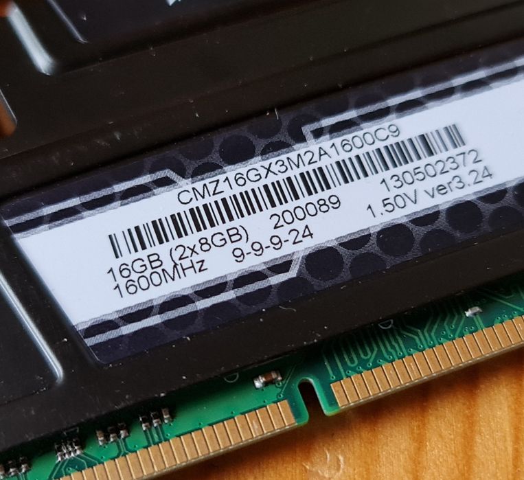 16GB RAM DDR3 1600MHz CL9 1.5v Corsair Vengeance