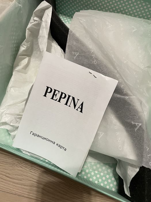 PEPINA Бежови сандали с дебел ток