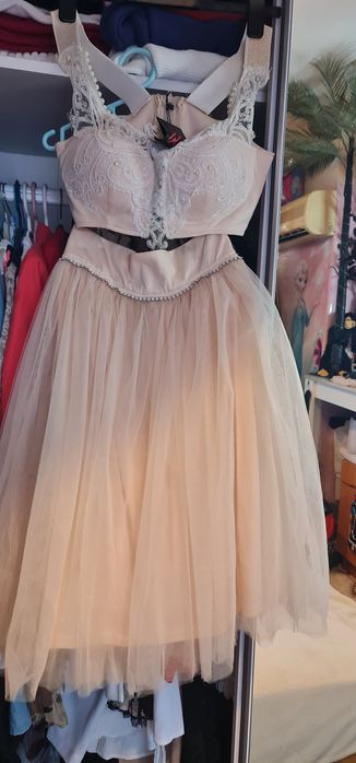 Compleu BBY nou mărimea 36 foarte elegant și  tineresc