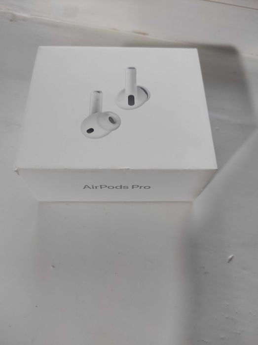 Airpods pro 3 sotiladi yangi 7 mart 2026 yil karobka ochilgan