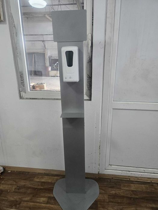 Stativ metalic cu dozator automat pentru săpun și dezinfectant