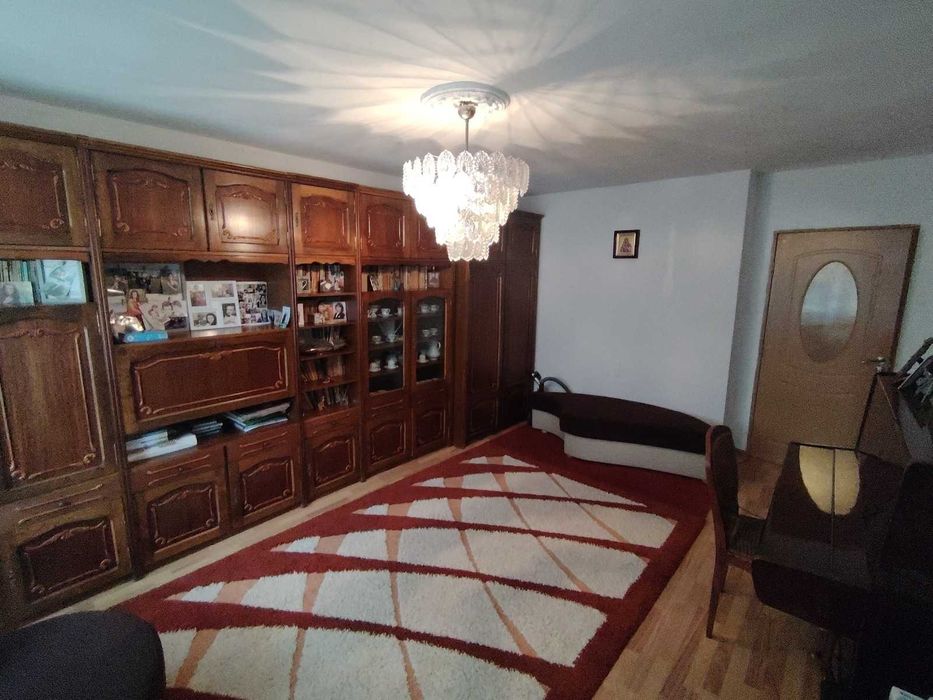 Vânzare apartament cu 3 camere