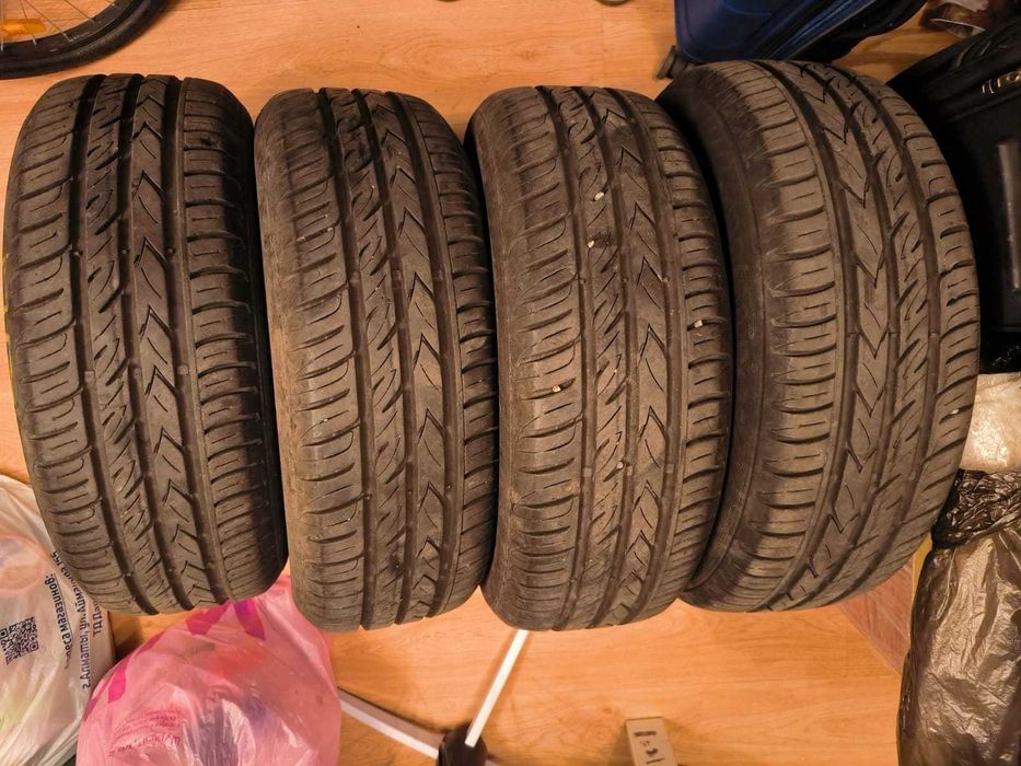 Шины летние GISLAVED комплект б/у 195-60-R15