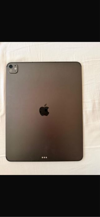 IPad Pro 13 inch ( M5) WI-FI +Cellular