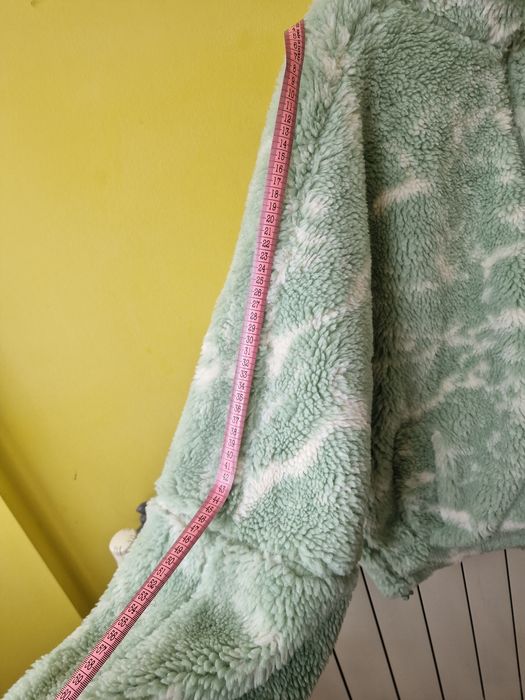 Бледозелен суитшър на CROPP - неизползван, с етикета