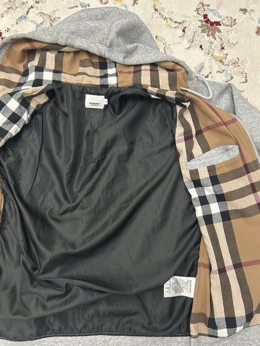 Зипка Burberry.