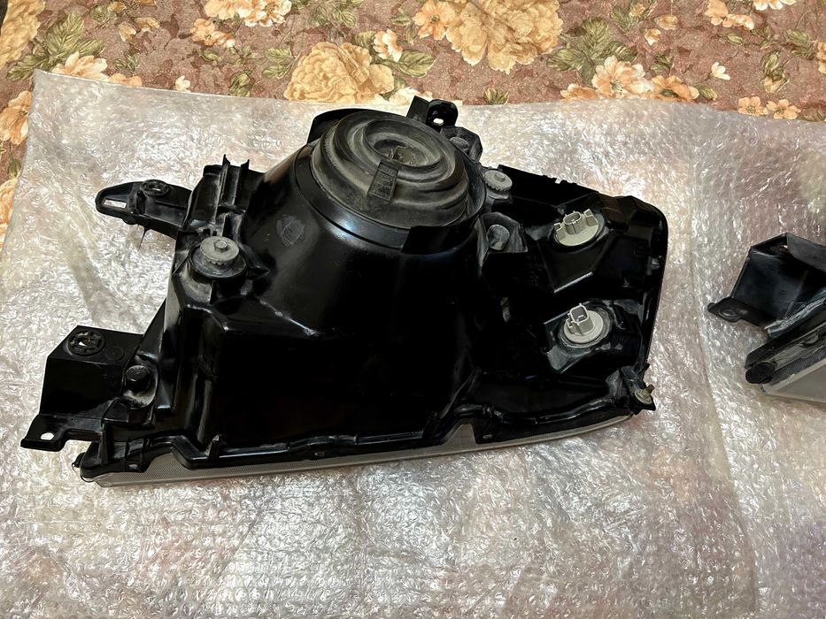 Фары на MITSUBISHI Pajero 3  в б/у !!!