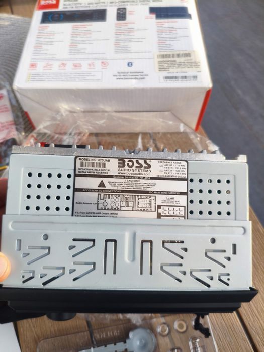Radiocasetofon BOSS mp3 bluetooth pentru auto sau ambarcațiuni