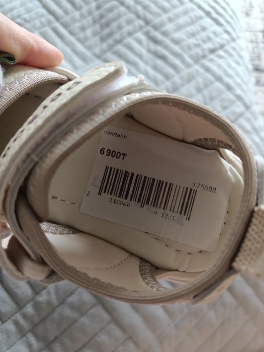 Продам новые летние сандалии